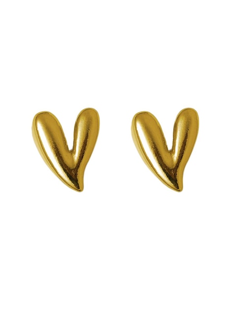 Aretes cortos de corazón 18 k con acabado chapa de oro