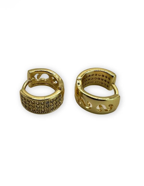 Aretes cortos 14 K con acabado baño de oro 1