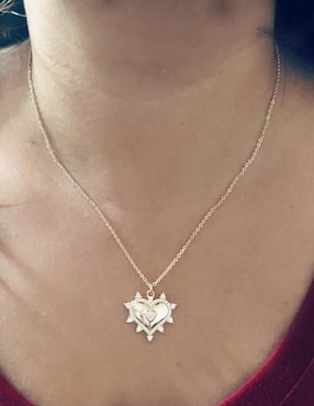 Collar con dije de corazón Mashala de baño de oro 14 K