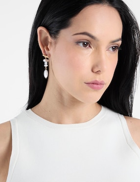 Aretes largos Weekend con acabado brillante