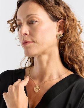 Collar forma de flor Weekend