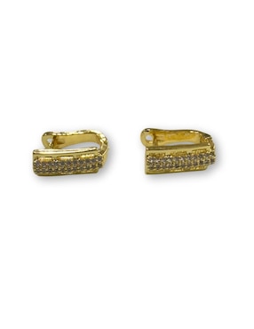 Aretes cortos Mashala con acabado baño de oro 14 K