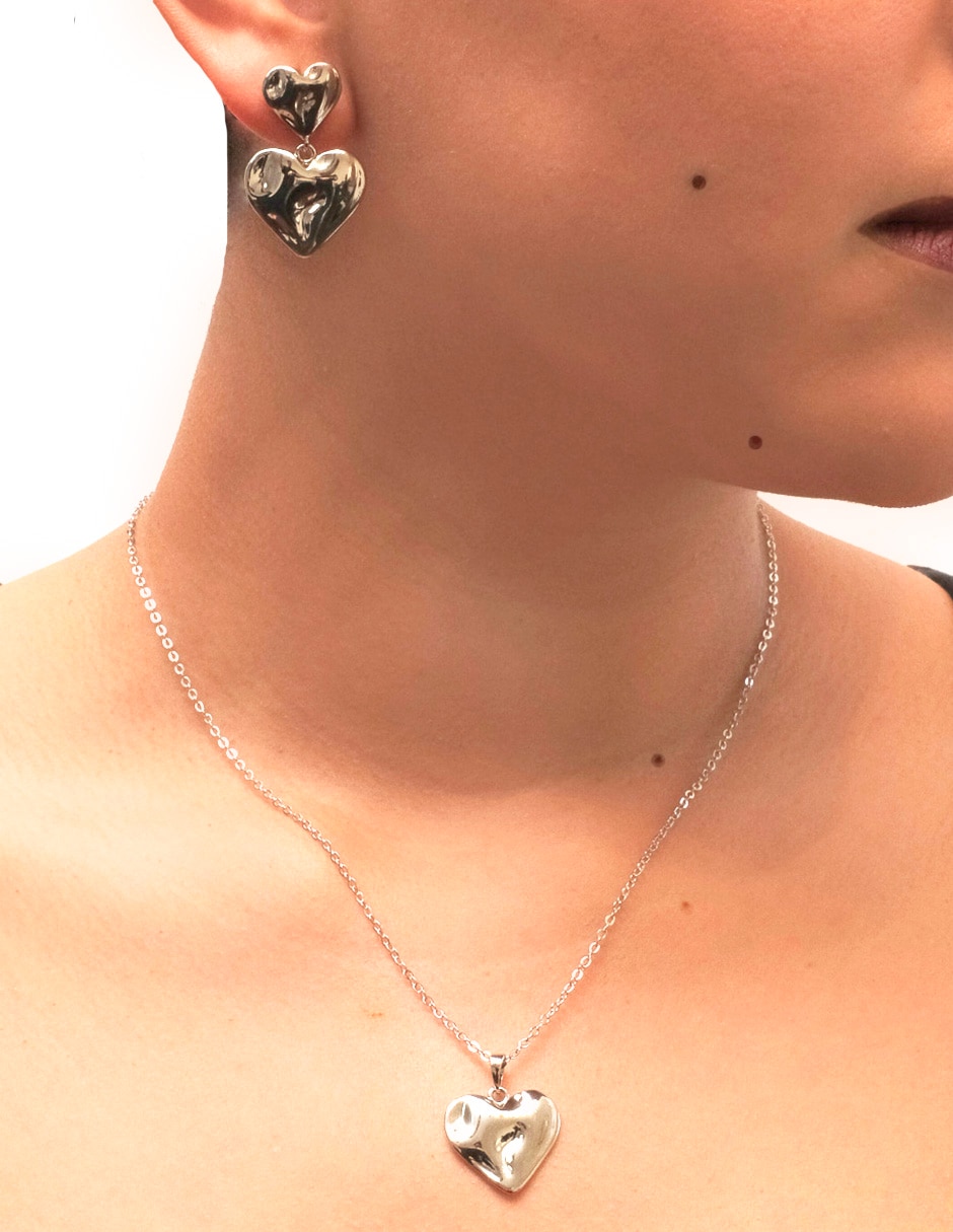 Aretes y collar de corazón 18 K 5