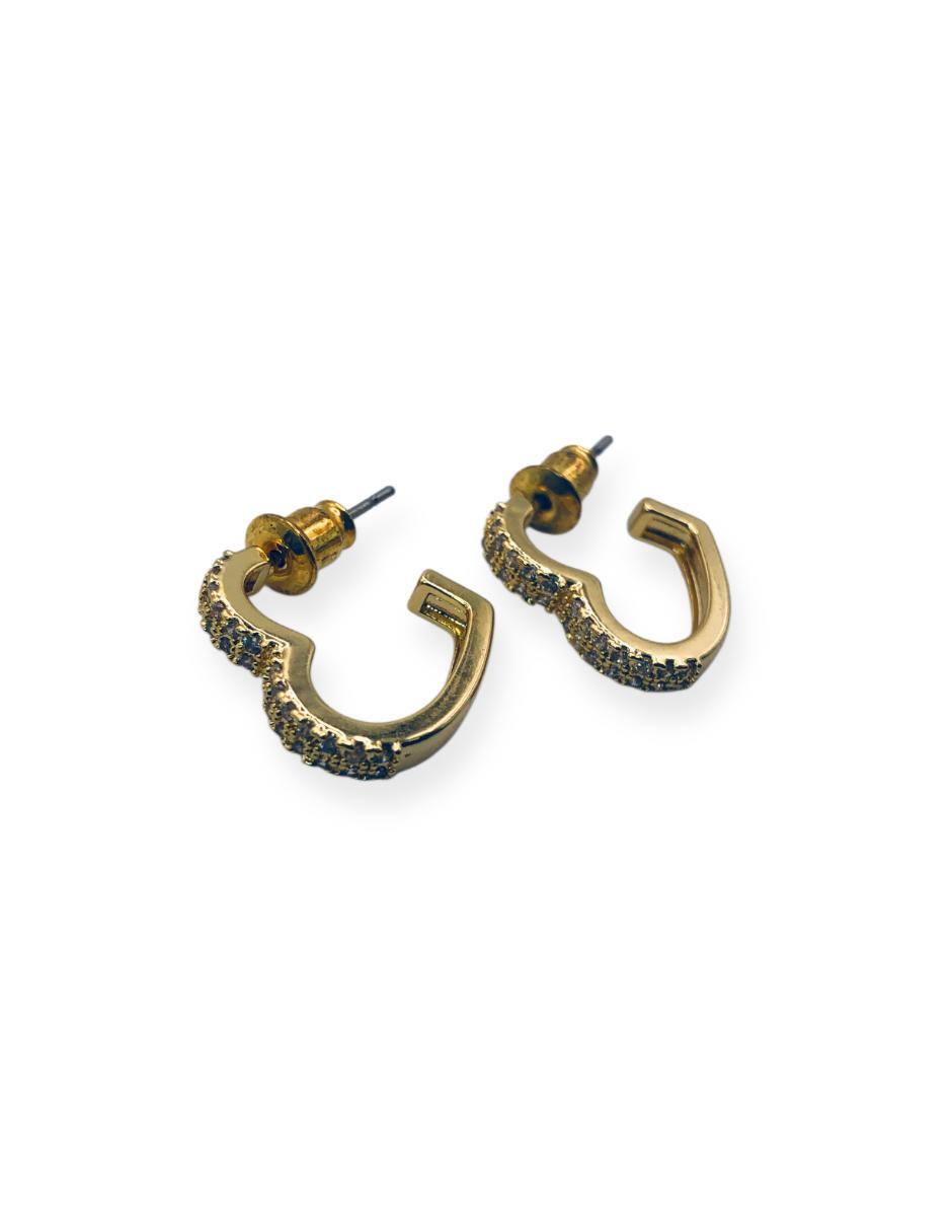 Aretes cortos de corazón con acabado baño de oro 14 k  zirconia 2