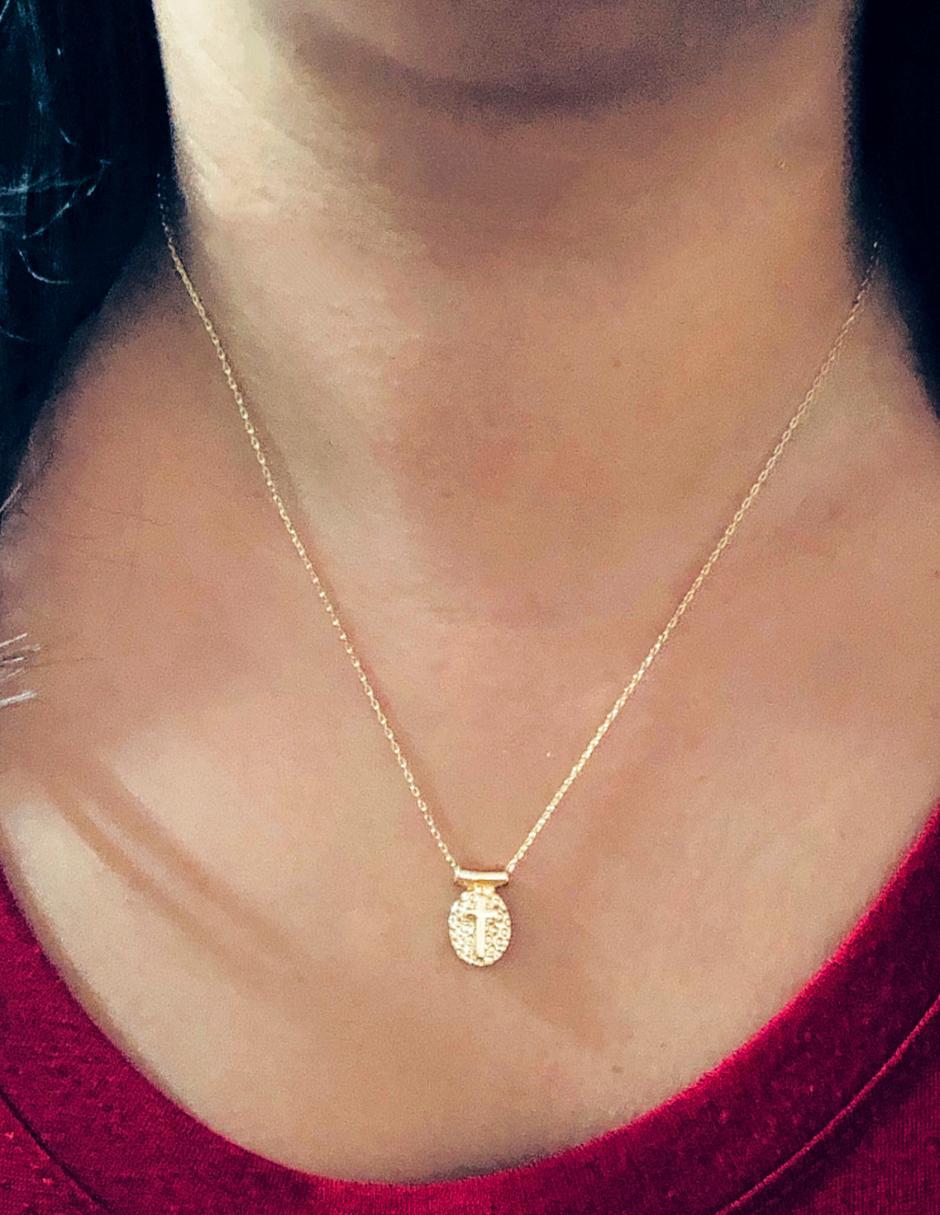 Collar con dije de cruz de baño de oro 14 K 3