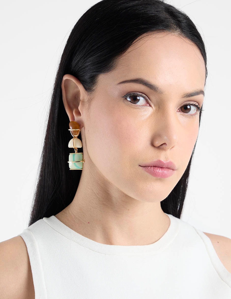 Aretes largos con acabado brillante 4