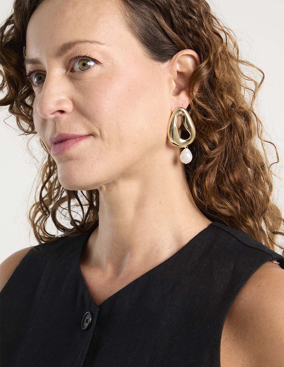 Aretes largos con acabado brillante 4