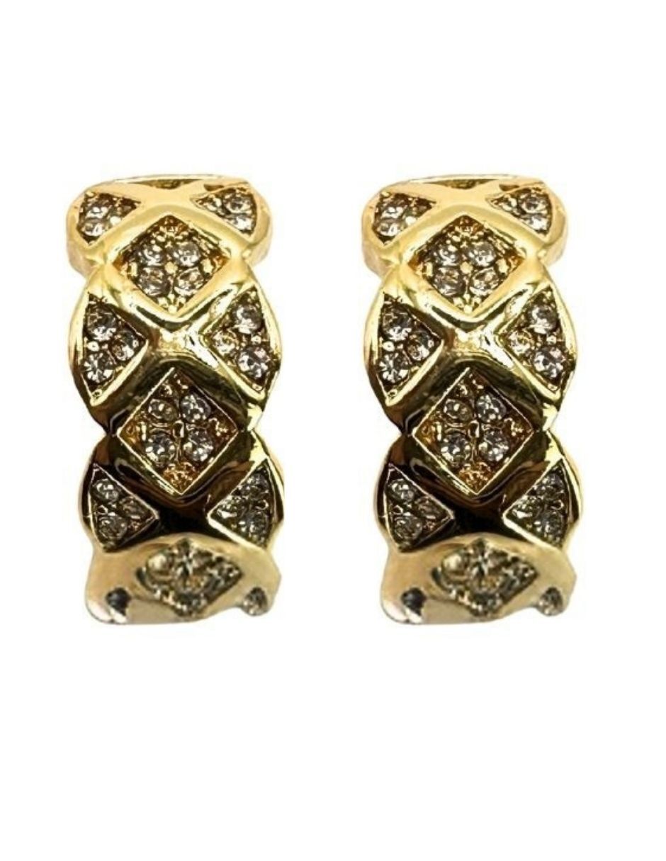 Aretes cortos con acabado baño de oro 14 K zirconia