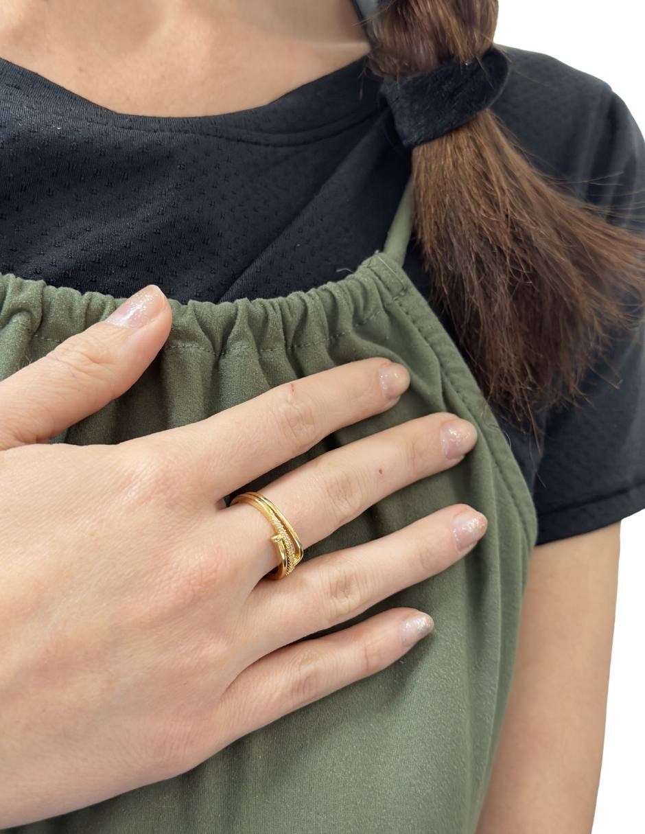 Anillo zirconia acabado baño de oro 14 K 2