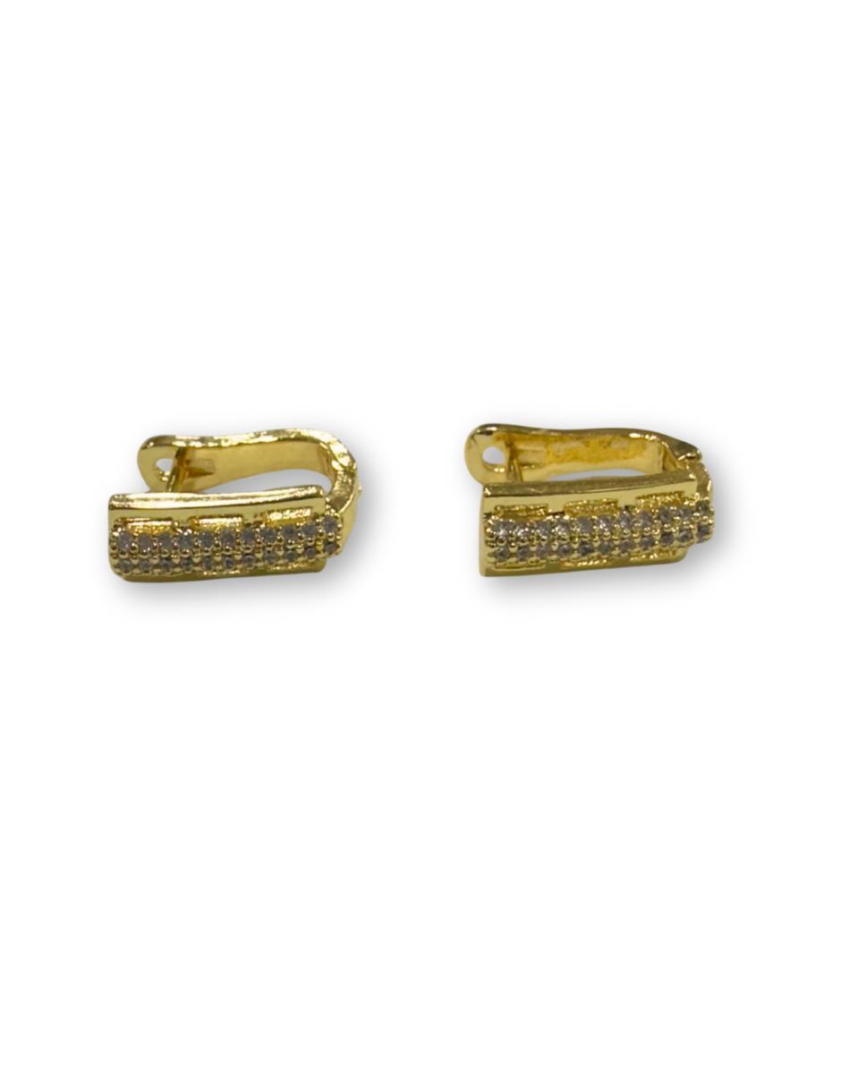 Aretes cortos con acabado baño de oro 14 K